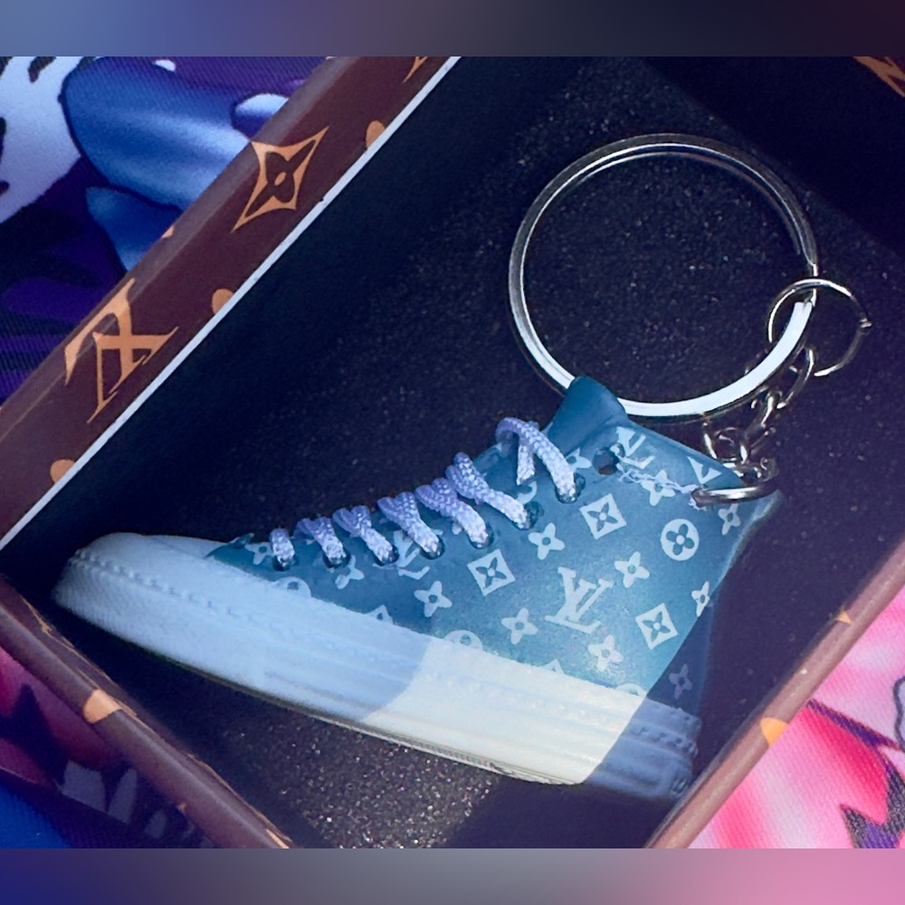 Fashion Blue Monogram Sneaker Keychain - Picture 6 of 15
